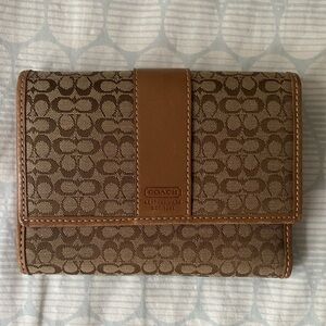 - Coach wallet
